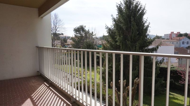 terrasse vue dégagée A louer Appartement 3 pièces de 65 m² avec terrasse - Les 3 Lucs  13012 Marseille