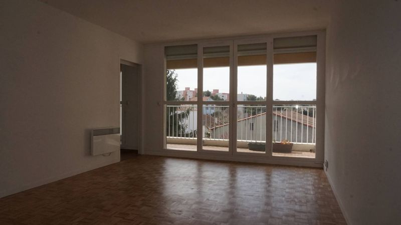 13012  Appartement 3 pièces de 65 m² avec terrasse - Les 3 Lucs  13012 Marseille