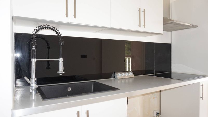 cuisine semi équipé séparée A louer Appartement 3 pièces de 65 m² avec terrasse - Les 3 Lucs  13012 Marseille