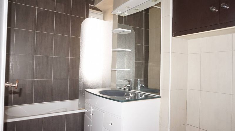 Location appartement T3 13006 Marseille