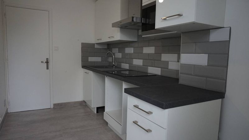 cuisine appartement t3 rénové 13012 Saint Barnabé