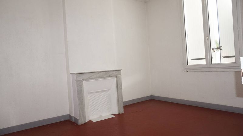 séjour  A louer appartement 3 pièces en 1er étage d'une maison de ville Secteur Montolivet  13012 Marseille
