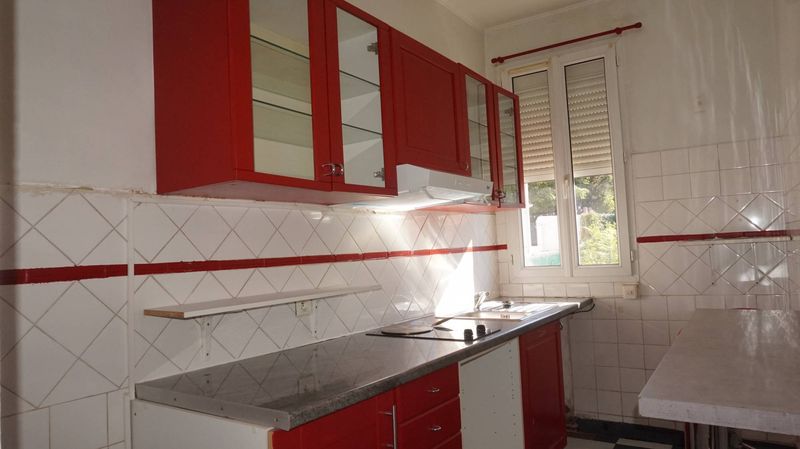 cuisine A louer appartement 3 pièces en 1er étage d'une maison de ville Secteur Montolivet  13012 Marseille