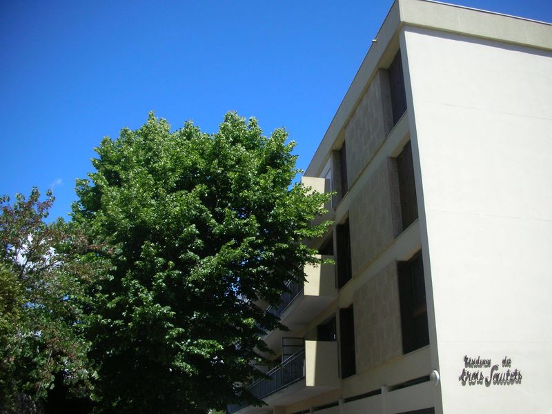 résidence A louer appartement 2 pièces 45 m² en dernier étage avec stationnement facile dans la résidence 13100 Aix en Provence