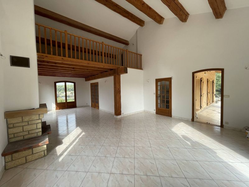séjour A louer Maison individuelle de 200 m² sur 1000 m² de terrain 4 chambres, garage 13360 Roquevaire