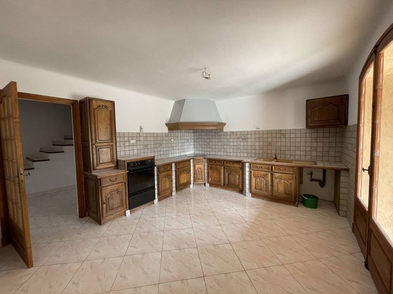 cuisine A louer Maison individuelle de 200 m² sur 1000 m² de terrain 4 chambres, garage 13360 Roquevaire
