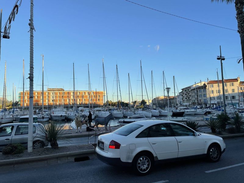 vue sur le port - A louer type 1 / 2 de 33 m² sur le port de la Seyne sur Mer Location meublée 83500 Seyne Sur Mer