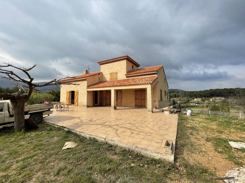 A louer Maison individuelle de 200 m² sur 1000 m² de terrain 4 chambres, garage 13360 Roquevaire