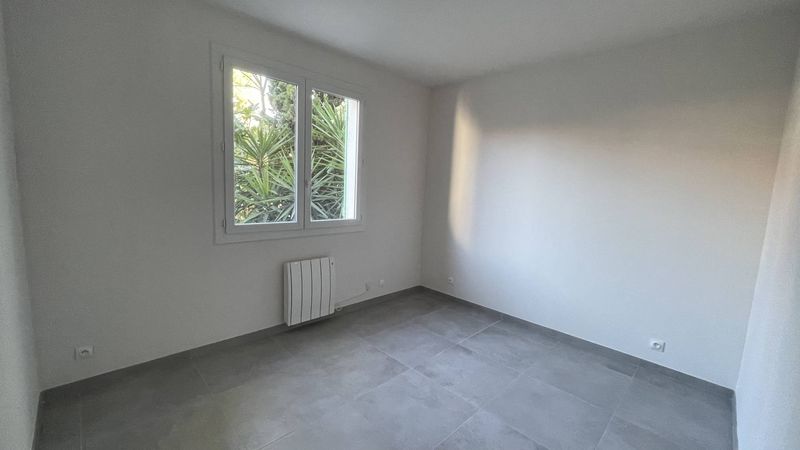 A louer, le 1er étage d'une maison de ville, appartement 3 pièces entièrement rénové avec terrasse, jardin et garage Saint Julien 13012 Marseille