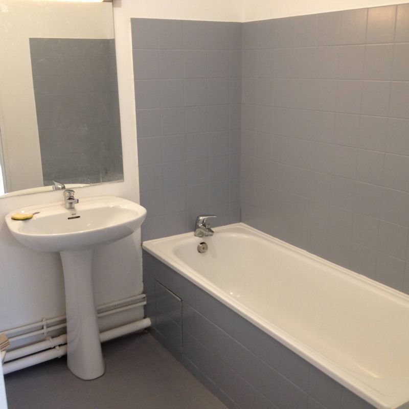 A la location Saint Julien 13012 Marseille Appartement T3 68 m² avec terrasse