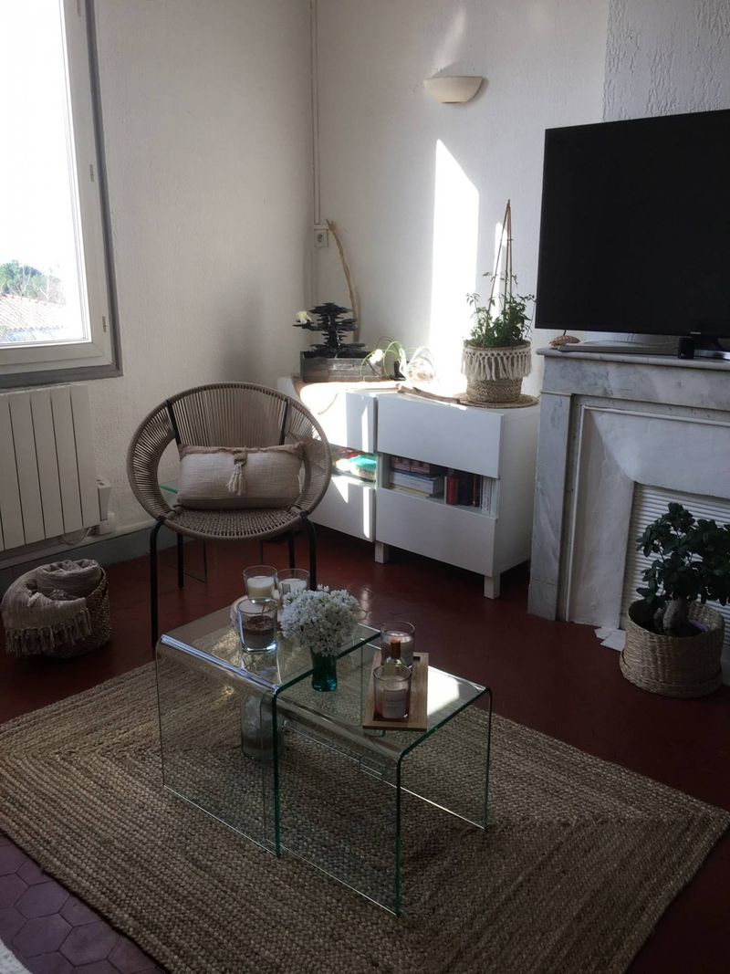 séjour A louer appartement 3 pièces en 1er étage d'une maison de ville Secteur Montolivet  13012 Marseille