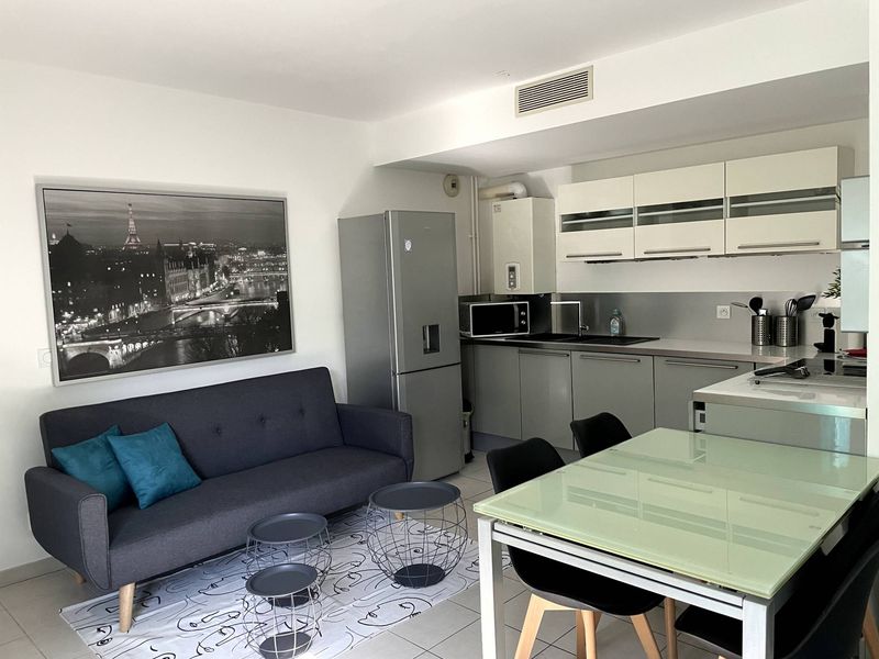 A louer appartement 2 pièces meublé de 41.5 m² en rdc 13012 Marseille
