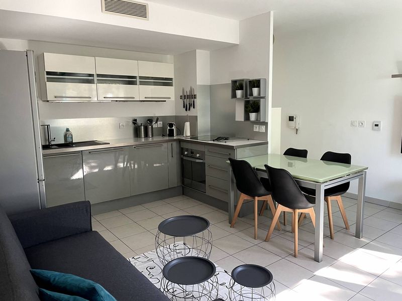 A louer appartement 2 pièces meublé de 41.5 m² en rdc 13012 Marseille