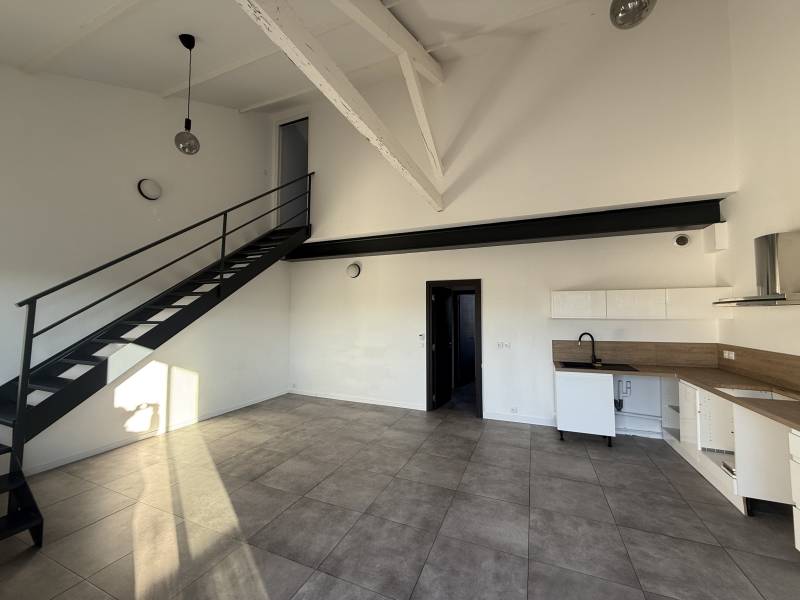A louer appartement 4 pièces avec mezzanine et terrasse sur le secteur de Montolivet 13012 Marseille