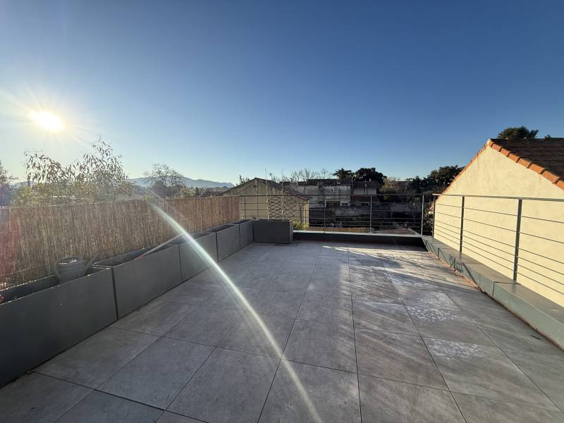 A louer appartement 4 pièces avec mezzanine et terrasse sur le secteur de Montolivet 13012 Marseille