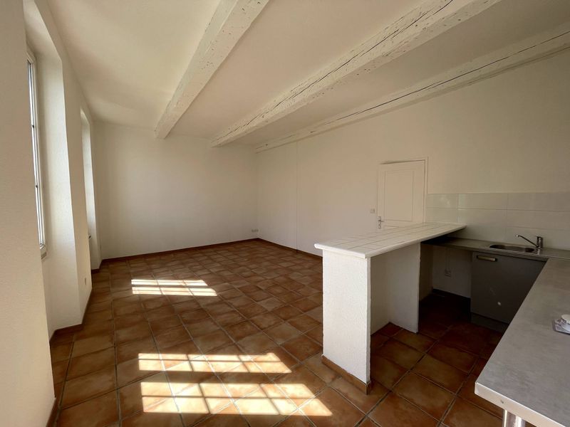 A louer T3 rénové  70 m² Cours Julien 13006 Marseille