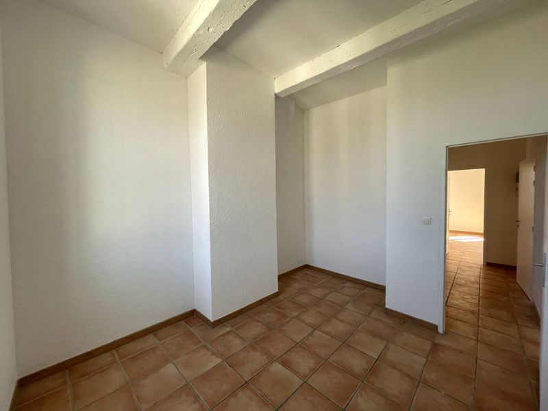 A louer T3 rénové  70 m² Cours Julien 13006 Marseille