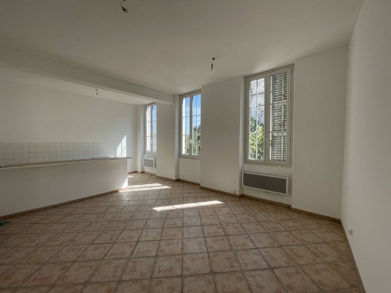 A louer T3 cours Julien 13006 Marseille