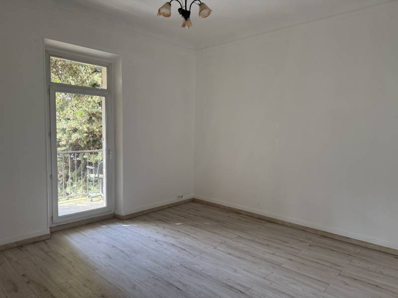 A la location grand appartement 3 pièces secteur Montolivet 13012 Marseille