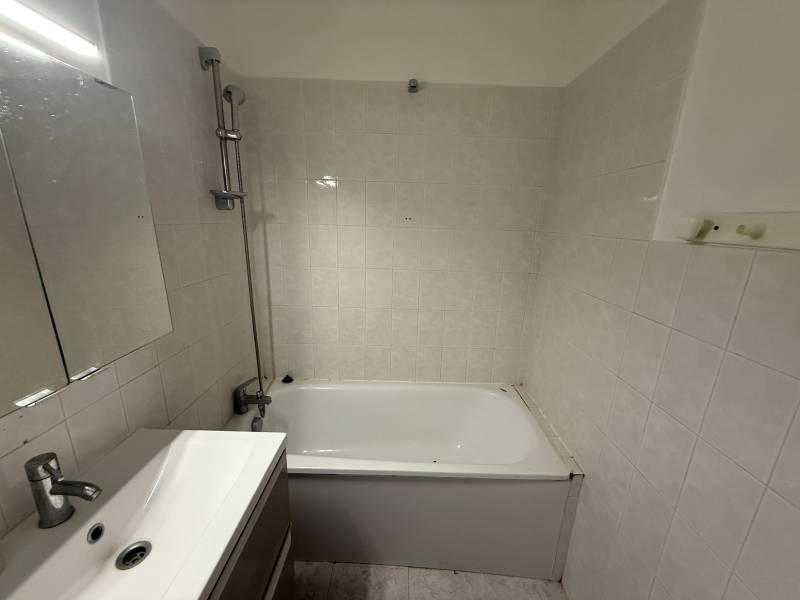 A la location grand appartement 3 pièces secteur Montolivet 13012 Marseille