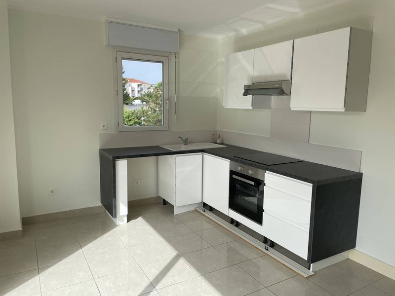 LAP10001728   A louer appartement 4 pièces avec terrasse et balcon limitrophe Croix Rouge / Allauch 13013 Marseille