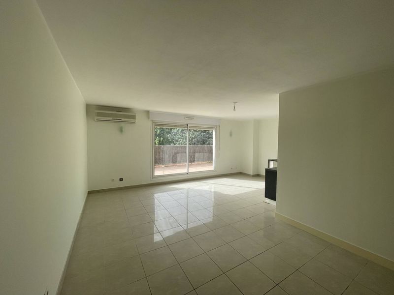 A louer appartement 4 pièces avec terrasse et balcon limitrophe Croix Rouge / Allauch 13013 Marseille