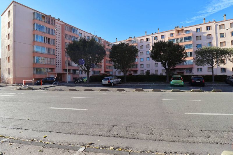 A louer appartement 3 pièces entièrement meublé Sainte Marguerite 13009 Marseille