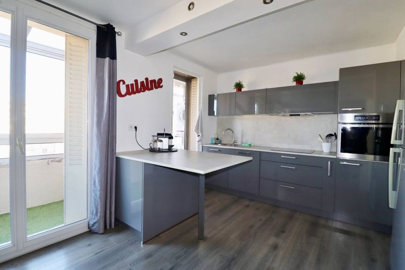 A louer appartement 3 pièces entièrement meublé Sainte Marguerite 13009 Marseille