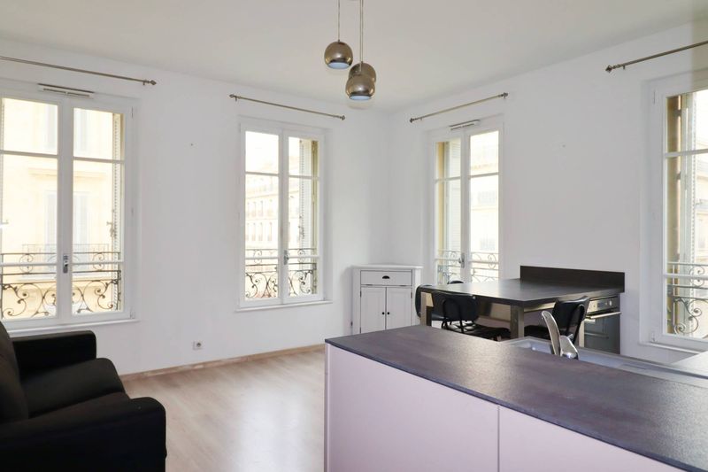 A louer Type 2 38 m² Meublé  Rue de la république 13002 Marseille