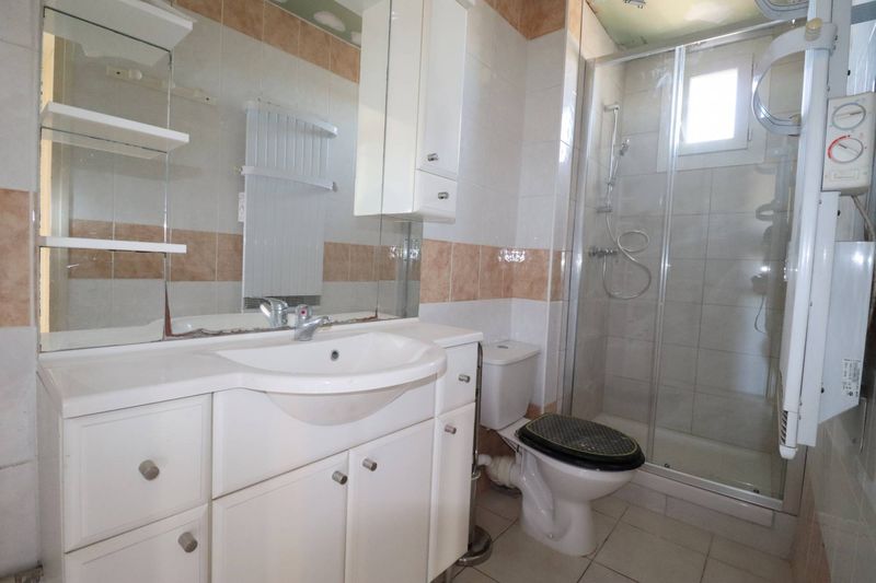 A louer centre du village de Saint Barnabé appartement 1 pièce 13012 Marseille