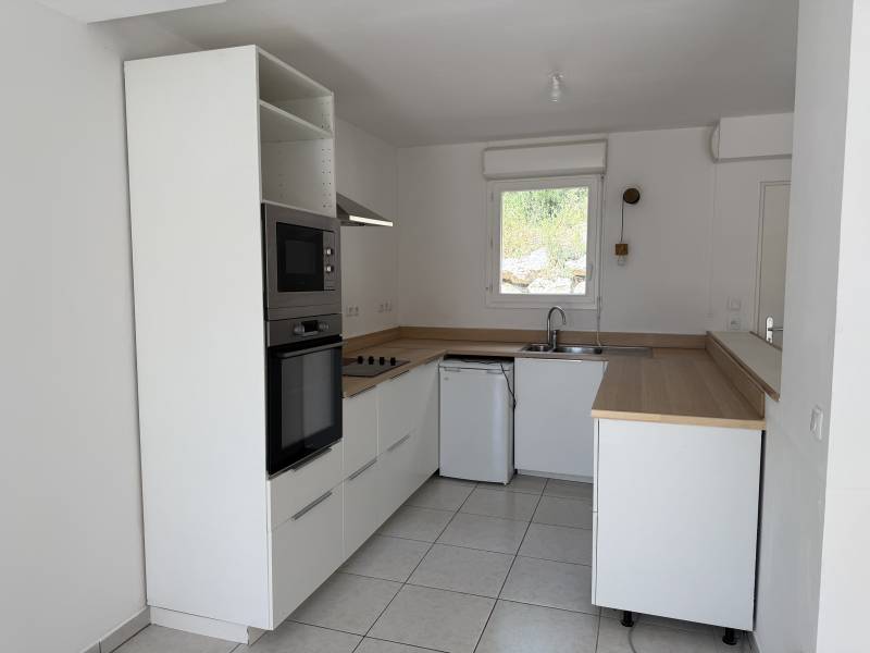 À louer – Maison T4 avec terrasse, jardinet et parkings – Marseille 14e (Sainte-Marthe)