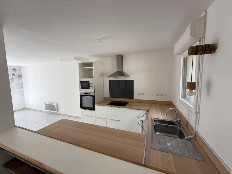 À louer – Maison T4 avec terrasse, jardinet et parkings – Marseille 14e (Sainte-Marthe)