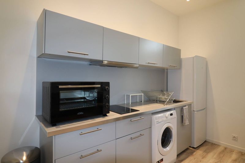 cuisine A louer appartement meublé 2 pièces de 35 m² à proximité du centre du village de Saint Barnabé 13012 Marseille