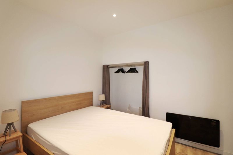 CHAMBRE A louer appartement meublé 2 pièces de 35 m² à proximité du centre du village de Saint Barnabé 13012 Marseille