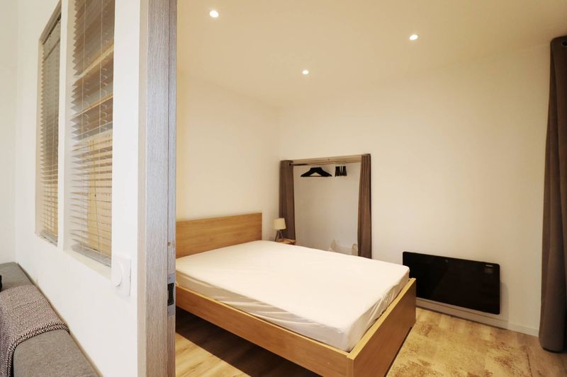 vue chambre A louer appartement meublé 2 pièces de 35 m² à proximité du centre du village de Saint Barnabé 13012 Marseille