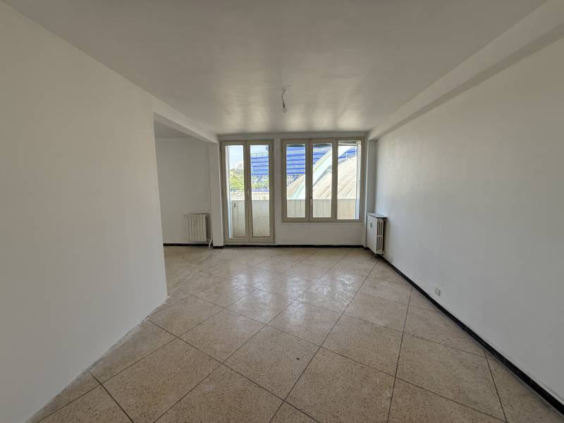 A louer Marseille 4e – Secteur Chartreux / Dôme – T4/5 de 78,83 m² avec balcon et cave
