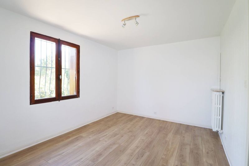 A louer T3 66 m² rénové en plein cœur du village de Saint Barnabé 13012 Marseille