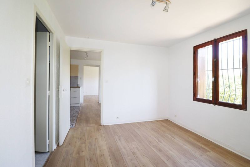 A louer T3 66 m² rénové en plein cœur du village de Saint Barnabé 13012 Marseille