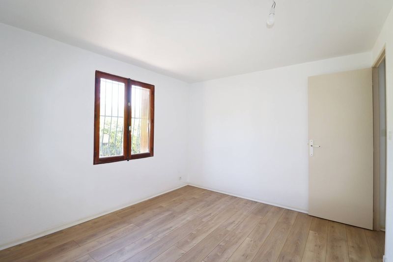 A louer T3 66 m² rénové en plein cœur du village de Saint Barnabé 13012 Marseille