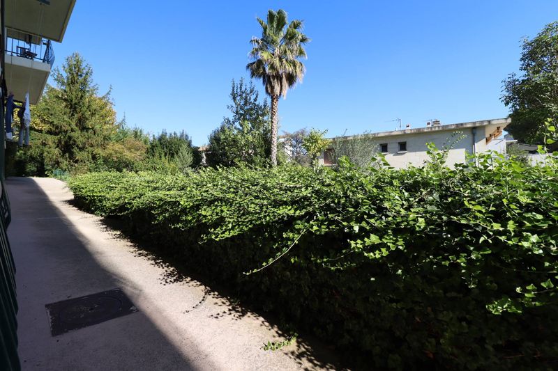 A louer T3 66 m² rénové en plein cœur du village de Saint Barnabé 13012 Marseille