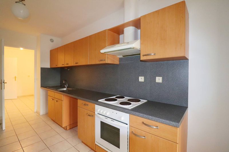 cuisine séparée A louer appartement 3 pièces de 66 m² avec terrasse et jardin Saint Barnabé 13012 Marseille