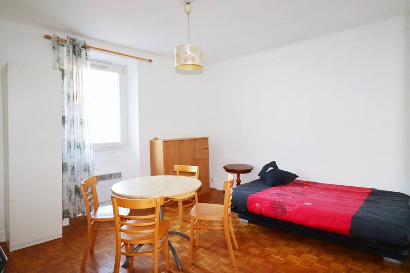 pièce à vivre A louer appartement 1 pièce meublé  de 25 m² en 4ème étage secteur Prado / Mermoz 13008 Marseille