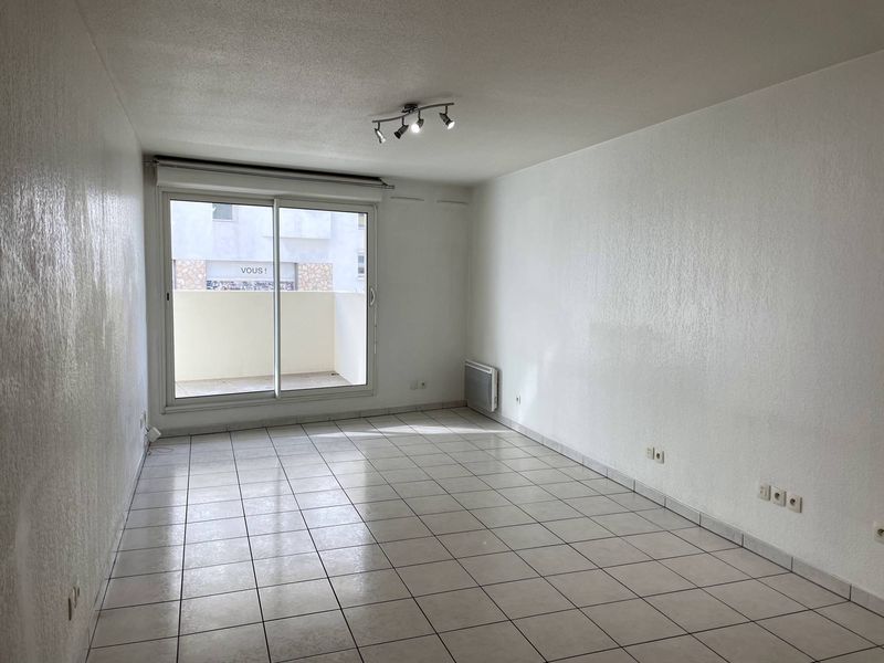 A louer appartement 2 pièces de 49 m² avec terrasse de 6 m² La joliette 13002 Marseille