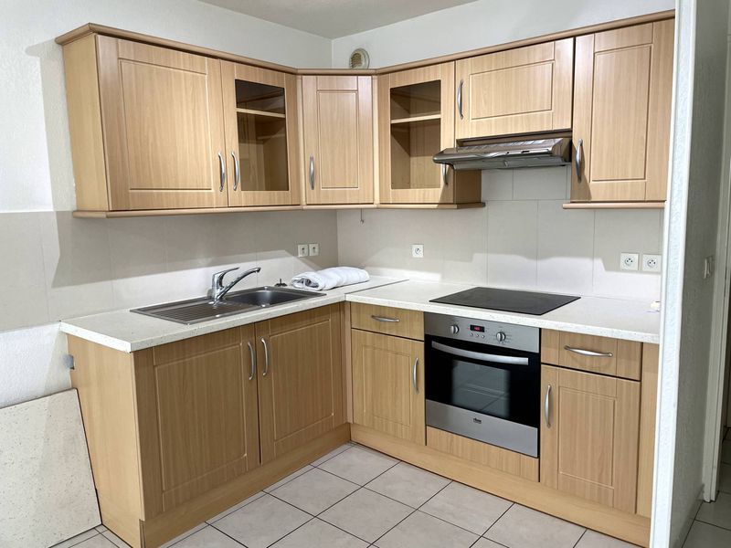 A louer appartement 2 pièces de 49 m² avec terrasse de 6 m² La joliette 13003 Marseille