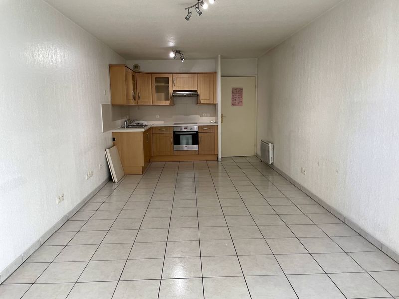 A louer appartement 2 pièces de 49 m² avec terrasse de 6 m² La joliette 13003 Marseille