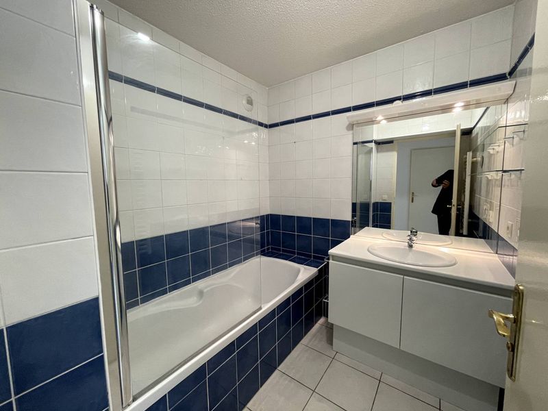 A louer appartement 2 pièces de 49 m² avec terrasse de 6 m² La joliette 13003 Marseille