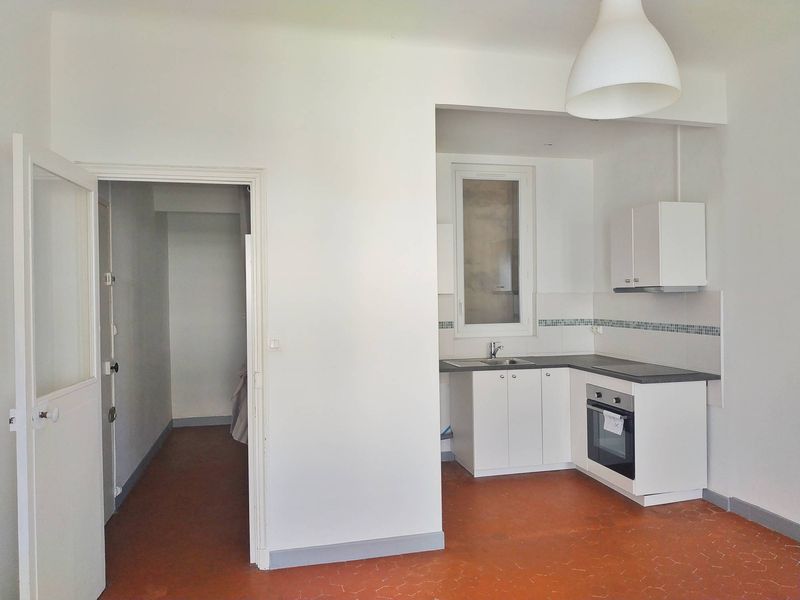 cuisine A louer appartement 2 pièces de 42 m² Joliette 13002 Marseille