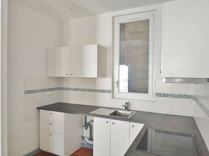 cuisine A louer appartement 2 pièces de 42 m² Joliette 13002 Marseille
