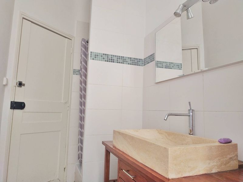 salle de douche A louer appartement 2 pièces de 42 m² Joliette 13002 Marseille