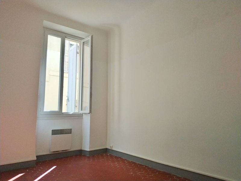 chambre A louer appartement 2 pièces de 42 m² Joliette 13002 Marseille